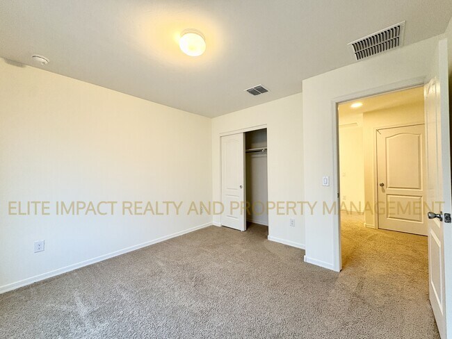 Building Photo - 11684 W Vanderbilt Farms Way