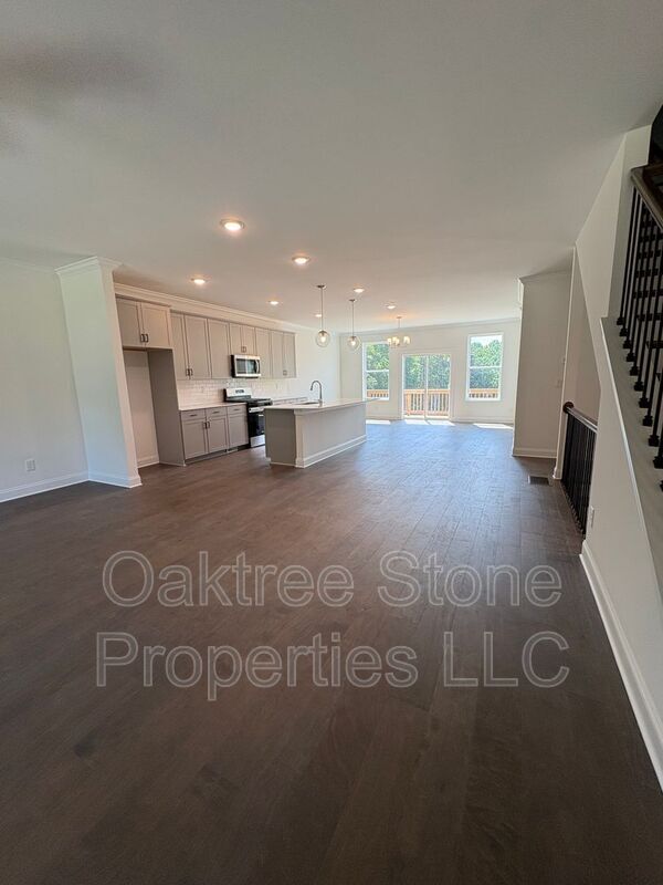 Building Photo - 634 Grove Glen Ct