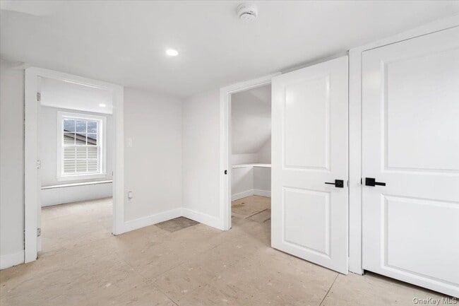 Building Photo - 32 Ackerman St