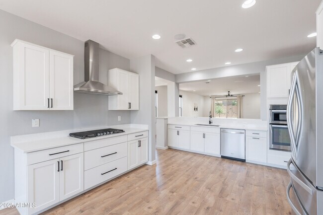 Building Photo - 9570 W Whispering Wind Dr