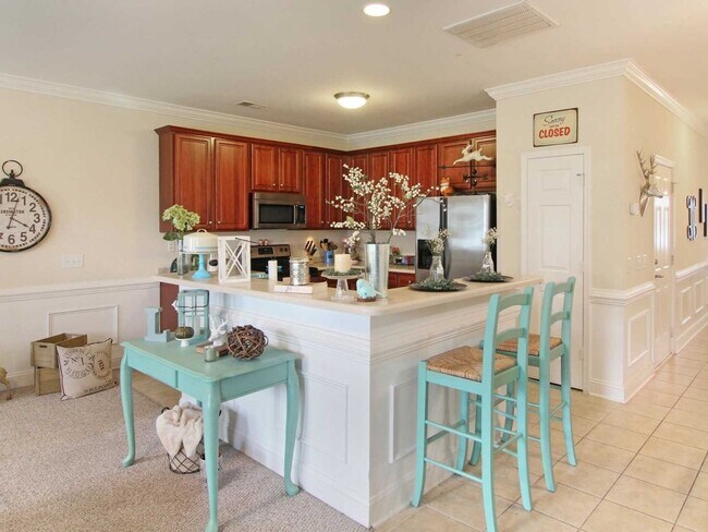 Building Photo - Your Perfect Summerville Retreat: 3BR Townhome with Garage