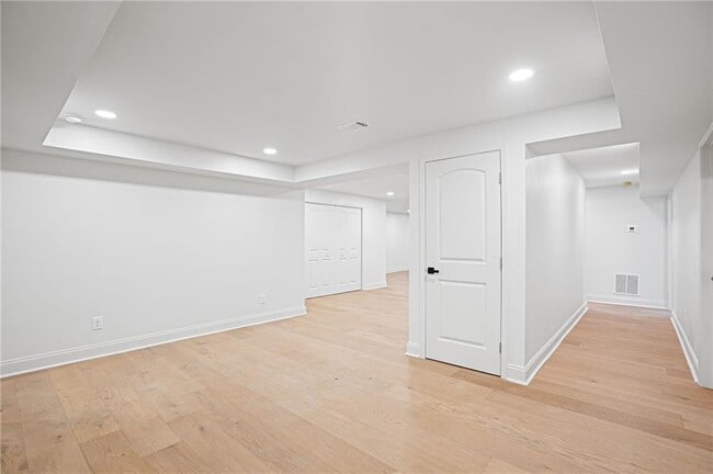 Building Photo - 200 Nestor Ct