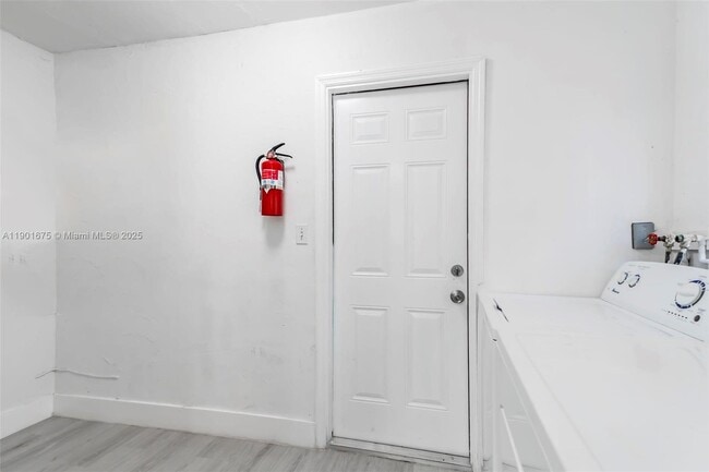 Building Photo - 230 NE 2nd Pl