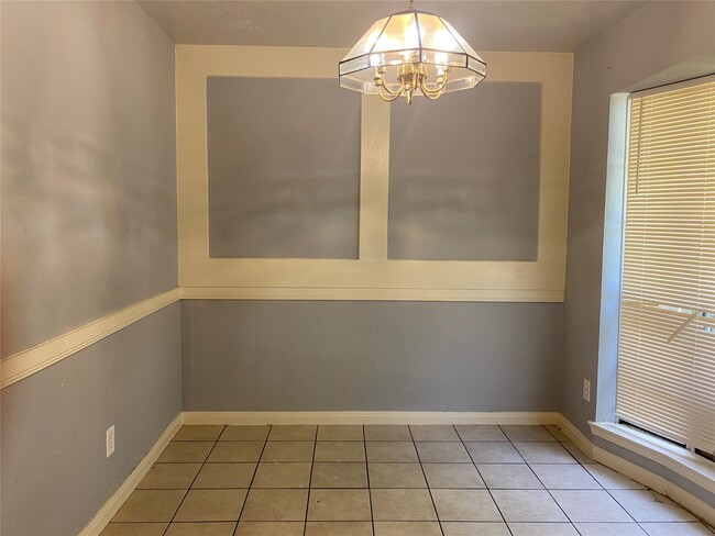 Building Photo - 10834 Sela Ln