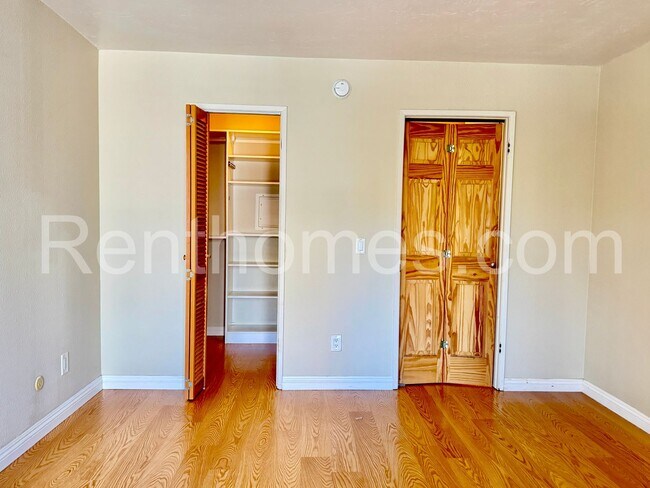 Building Photo - 8308 Regents Rd