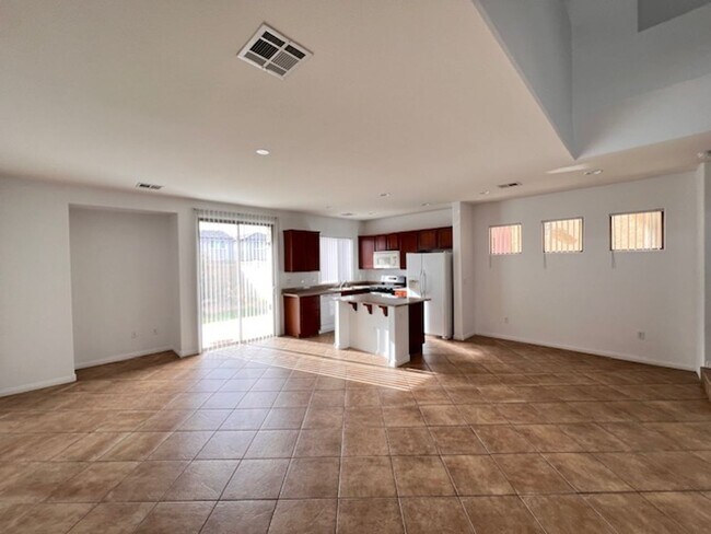 Building Photo - Gated Community - Southwest