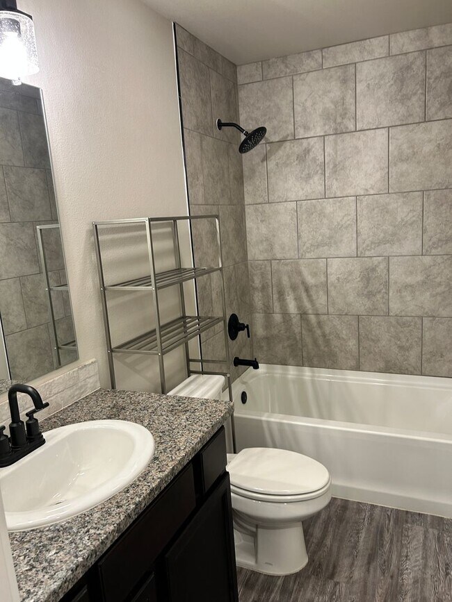 Building Photo - 3 bed 2 bath Move In Ready - Frenship ISD