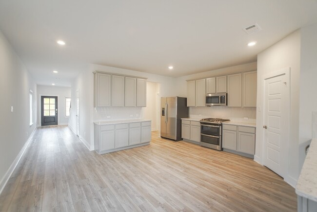 Building Photo - 10614 Whitejacket