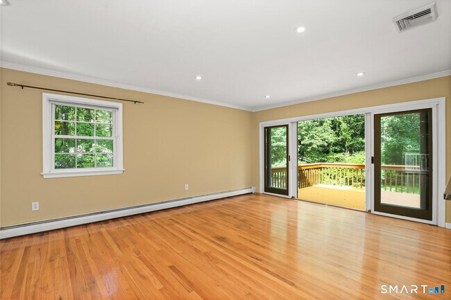 Building Photo - 122 Deforest Rd