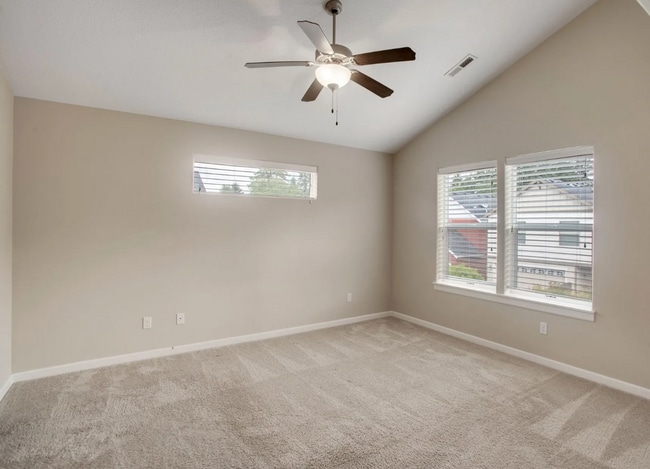 Building Photo - 253 NE Sloane Way