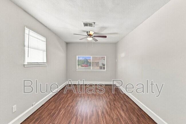Building Photo - 3609 Galaxie Dr