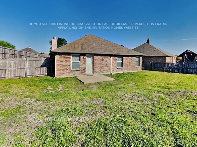 Building Photo - 802 Windflower Dr