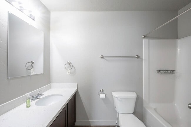 Building Photo - Amazing 2 Story Townhome in Vineyard w/ at...