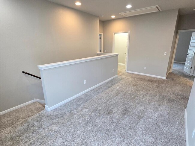 Building Photo - 2208 Limestone Lake Dr