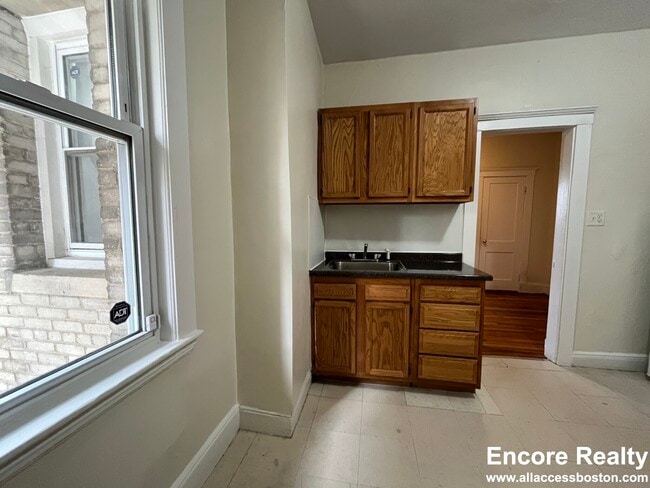 Building Photo - 1630 Commonwealth Ave