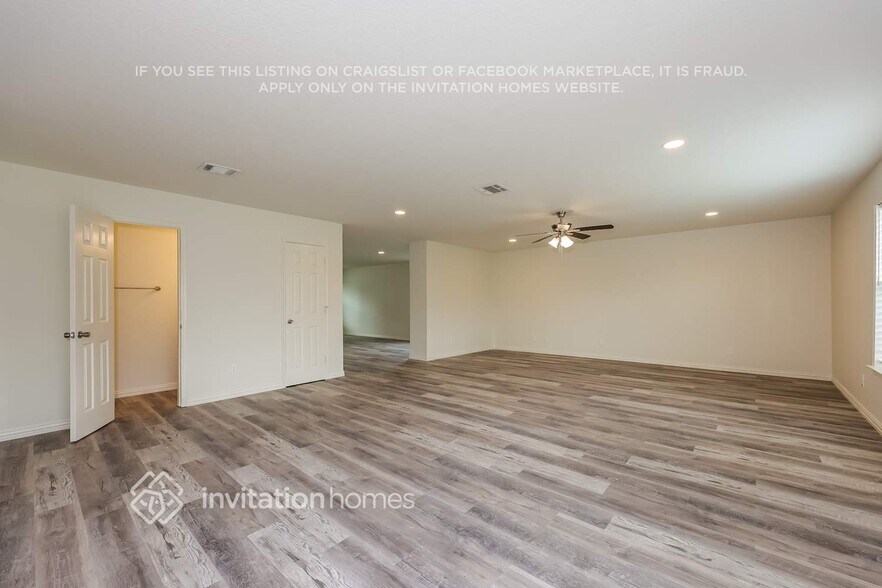 Building Photo - 215 Equestrian Dr