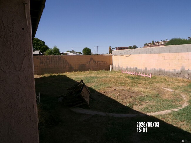Building Photo - 2477 S 17th Ave