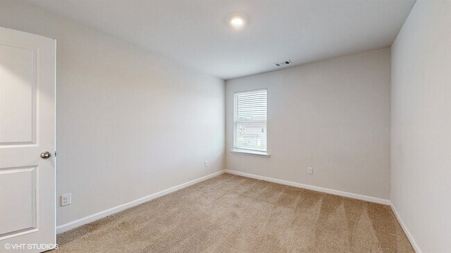 Building Photo - 3302 Bridgewood Dr
