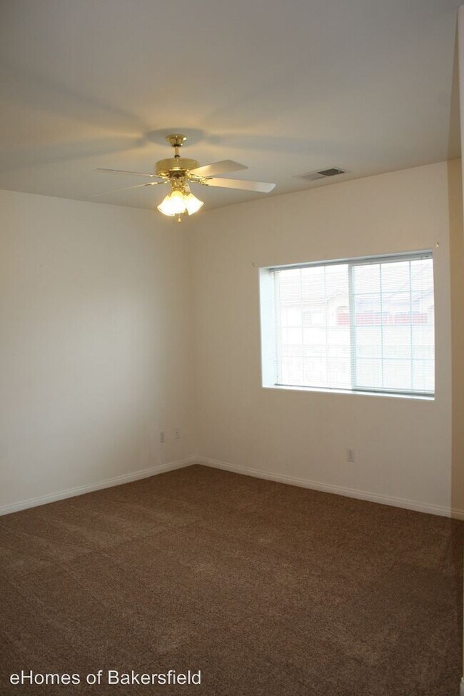 Building Photo - 549 Yellow Meadow Ct