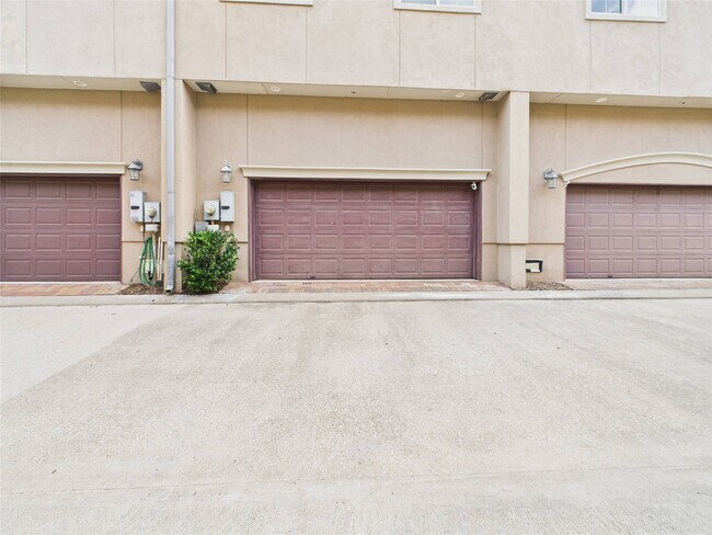 Building Photo - 22 Tassia Ln