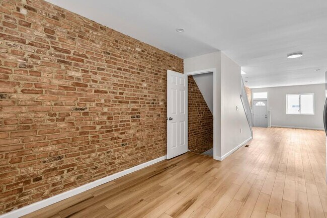 Building Photo - 2230 Orleans St