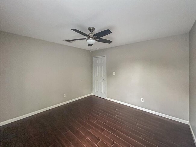 Building Photo - 5700 Glen Meadow Dr