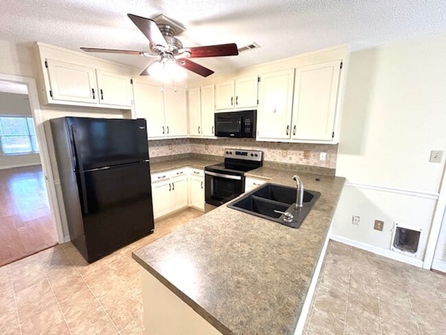 Building Photo - Beautiful Home for Rent in the Heart of Madison