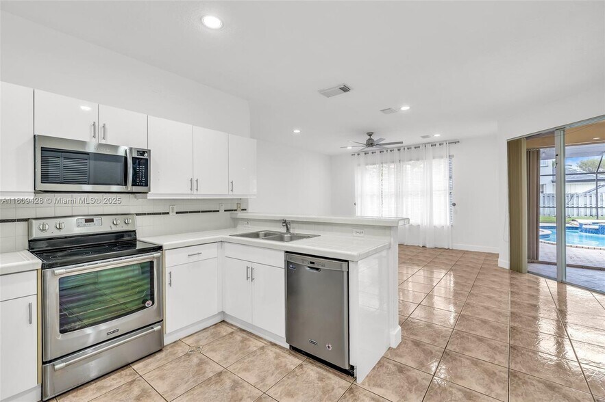 Building Photo - 15991 SW 150th St