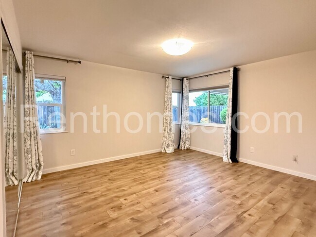 Building Photo - 16702 San Salvador Rd