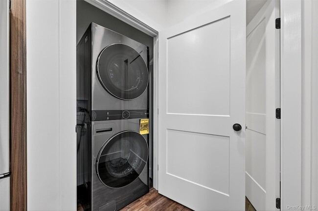 Building Photo - 19 Welling Pl