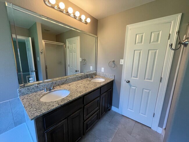 Building Photo - 6122 Stoney Brook Dr