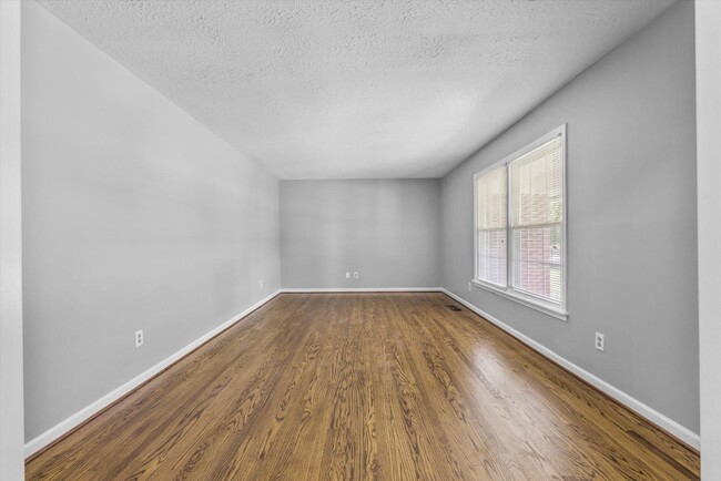 Building Photo - 600 Gale Ln