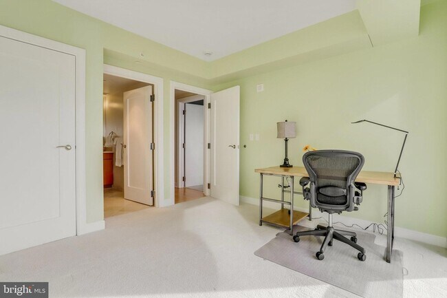 Building Photo - 1111 19th St N