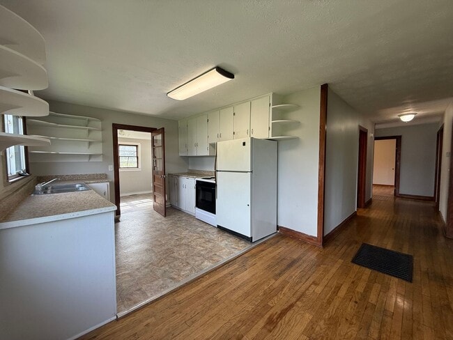Building Photo - 3 Bedroom 1 Bathroom Home in Greene County...