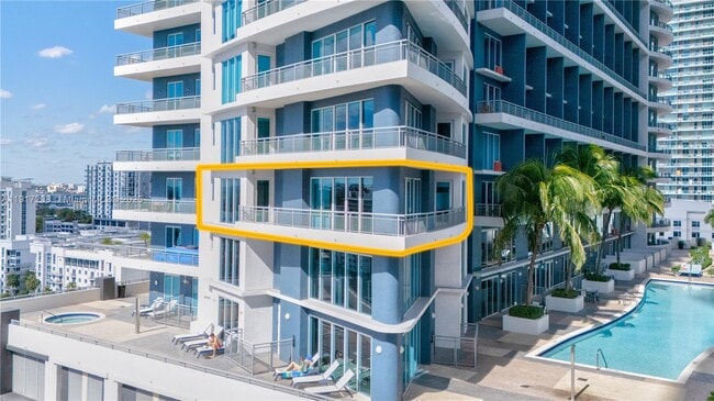 Building Photo - 60 SW 13th St