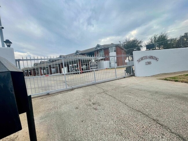 Building Photo - 1205 International Blvd