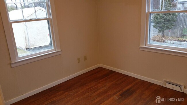 Building Photo - 1216 S Washington Ave