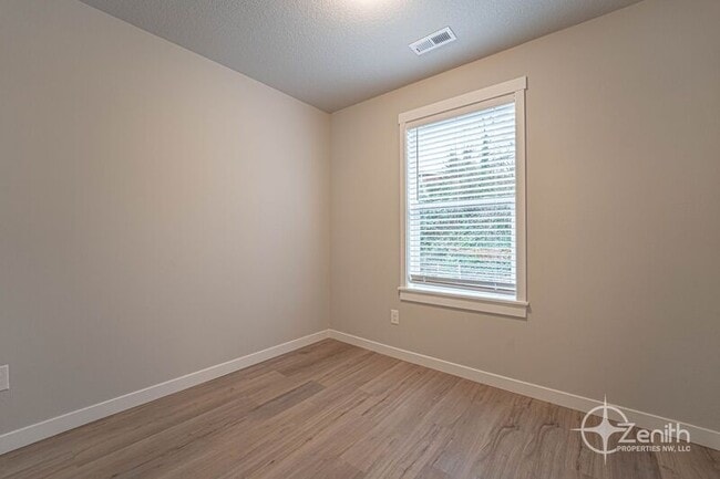 Building Photo - 4908 NE 2nd Ct