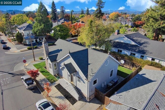 Building Photo - 990 G St