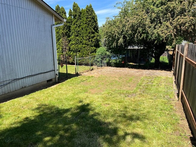 Building Photo - Remodeled 3 Bedroom in Gresham