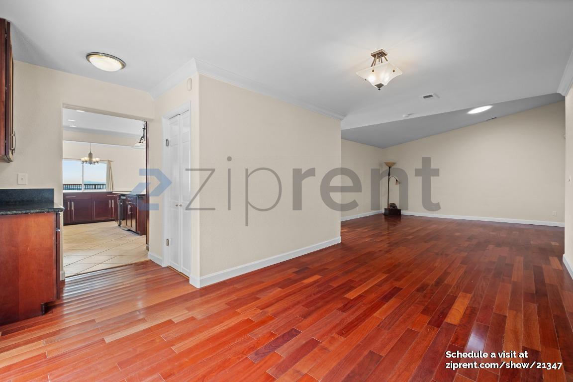 Building Photo - 112 Sunflower Ct