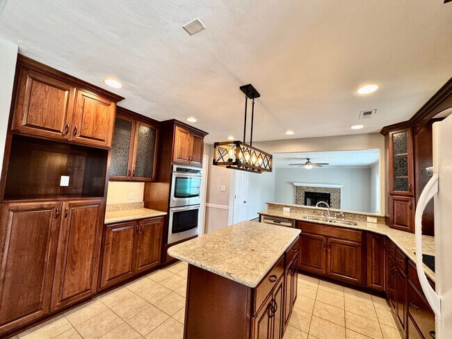 Building Photo - 2309 Cornstalk Ct