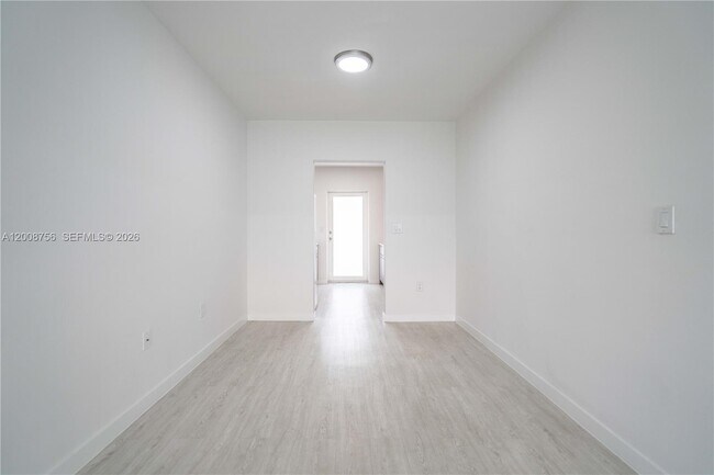 Building Photo - 1185 98th St