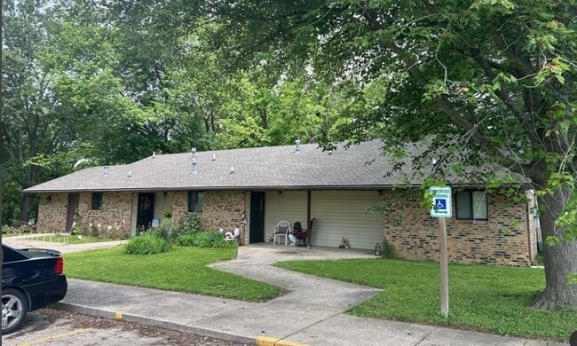 Building Photo - 2601 Upchurch St