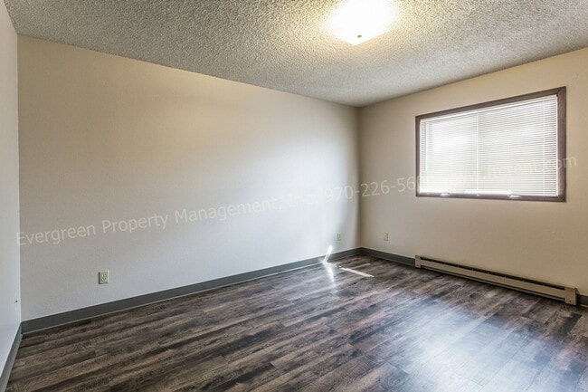 Building Photo - 348 Terri Dr