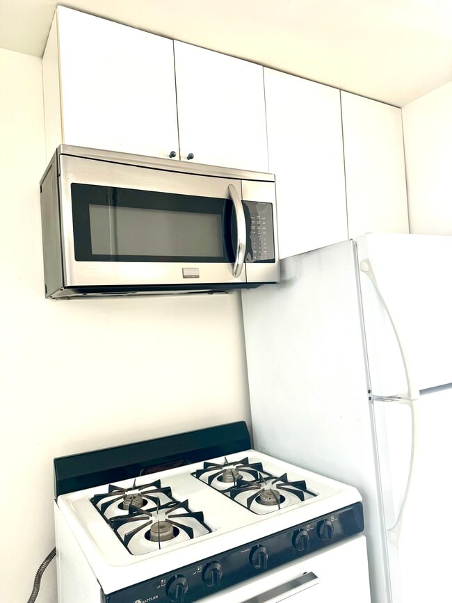 Building Photo - 13429 Beach Ave