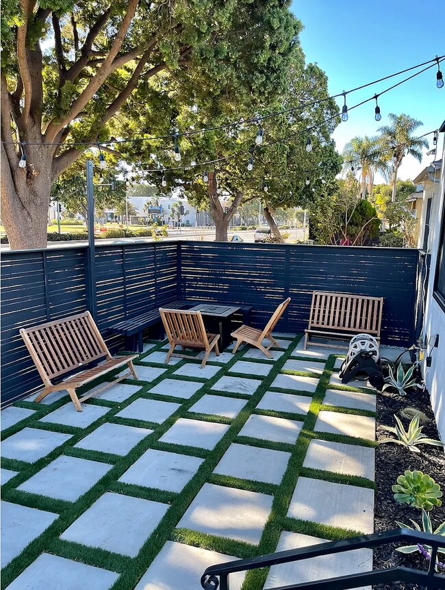 Building Photo - 13053 Venice Blvd