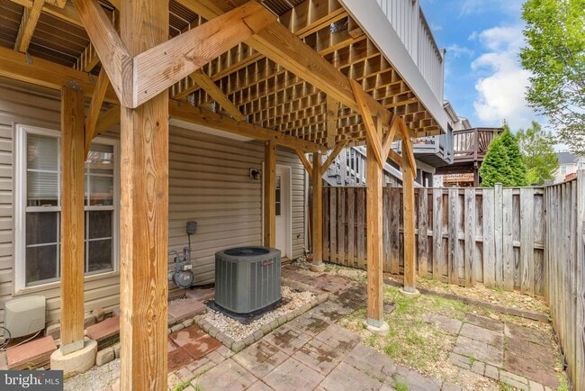 Building Photo - 5937 Kirkcaldy Ln
