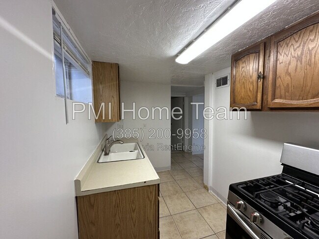 Building Photo - 567 E 4400 S