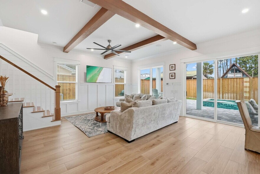 Building Photo - 304 Palm Beach Dr